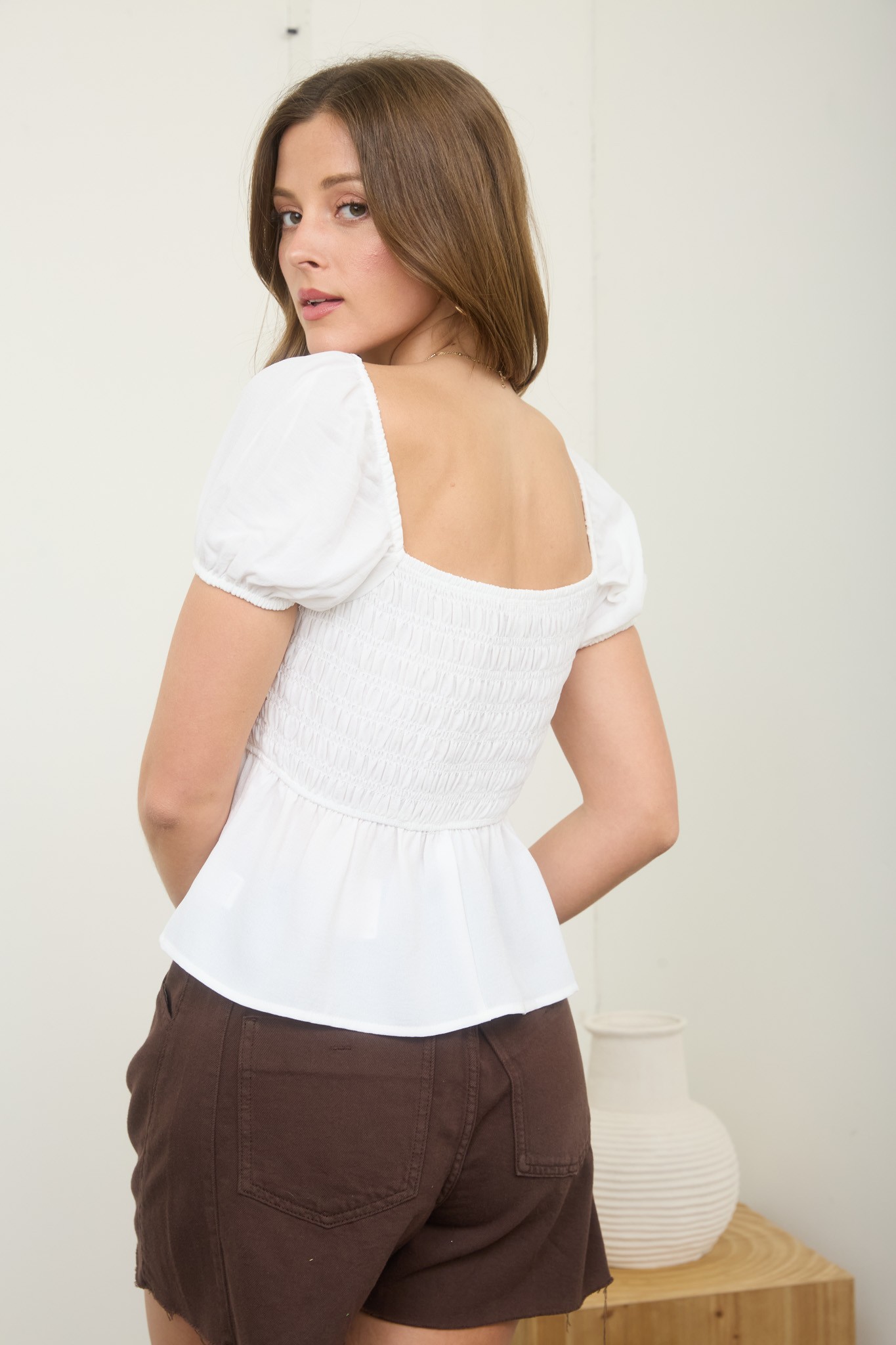 Blusa con detalle de lazo frontal y mangas abullonadas fruncidas - Imagen 3